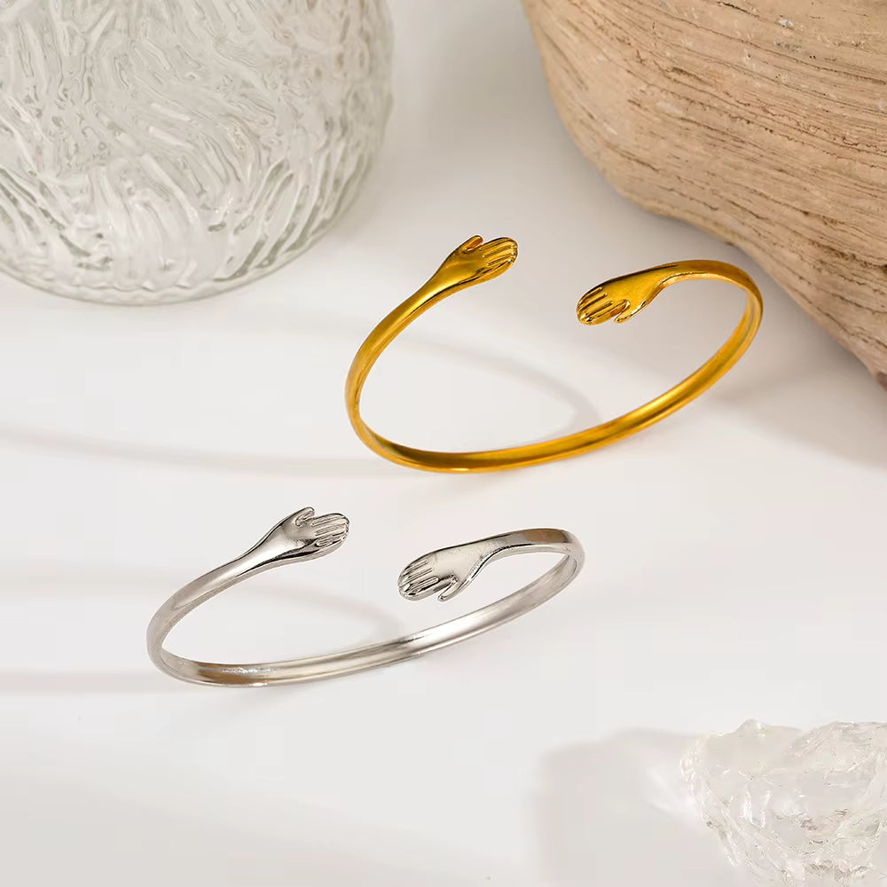 Endless Hug Bracelet