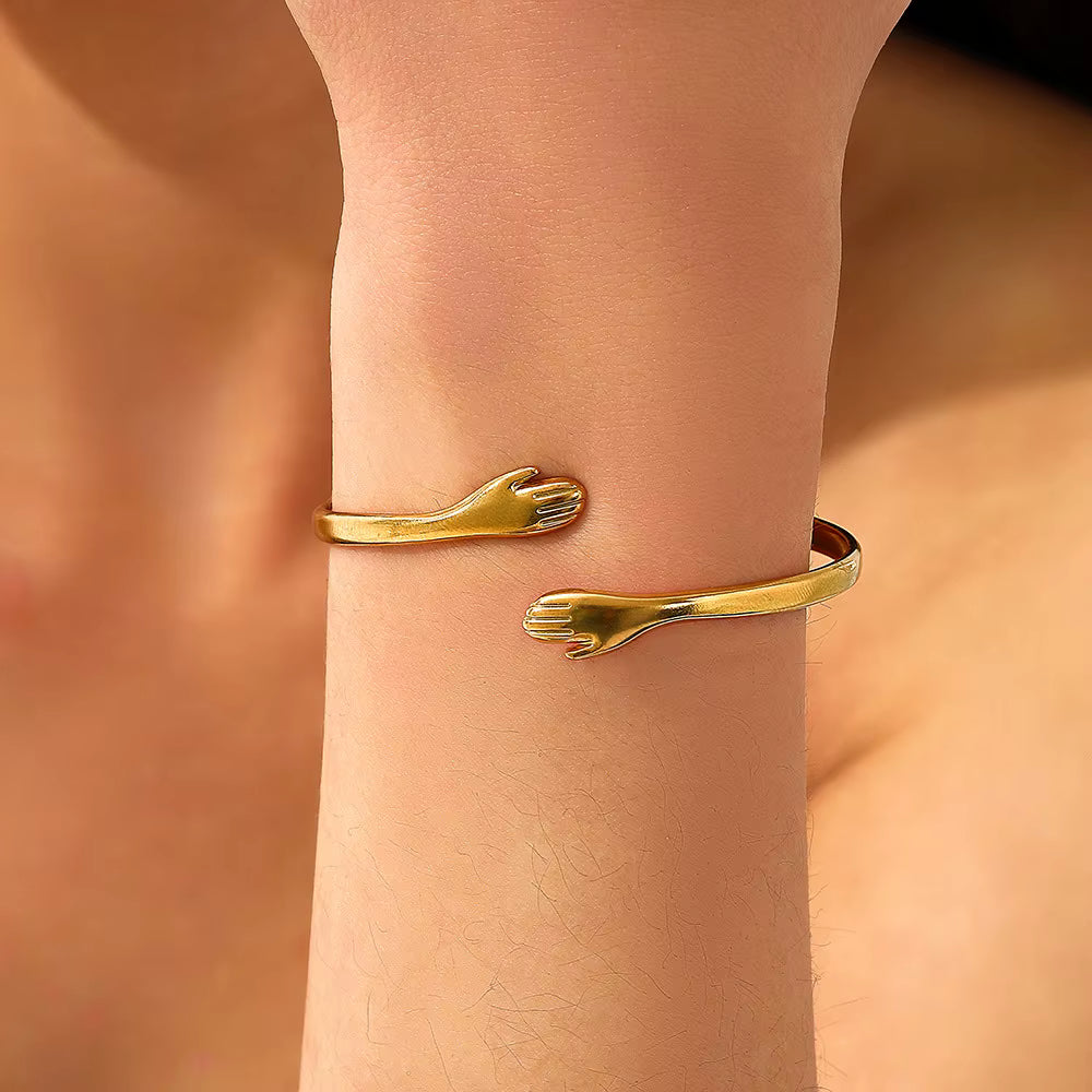 Endless Hug Bracelet