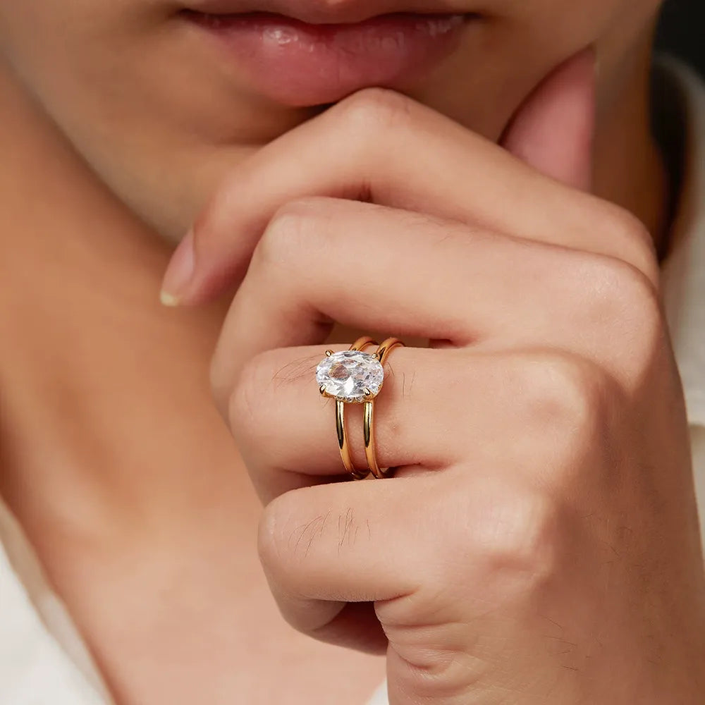 Oval Halo Moissanite Ring - Gold